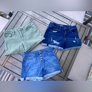 Three Pair Universal Thread Jean Shorts Size 10/30